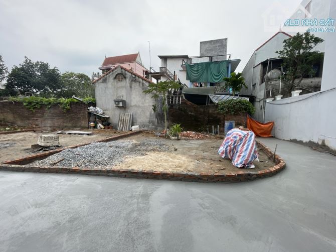 BÁN GẤP LÔ 46,8M NGAY TRUNG TÂM PHỐ CHỢ TRƯỜNG YÊN CHƯƠNG MỸ GẦN KCN ĐÔNG PHƯƠNG YÊN GIÁ N