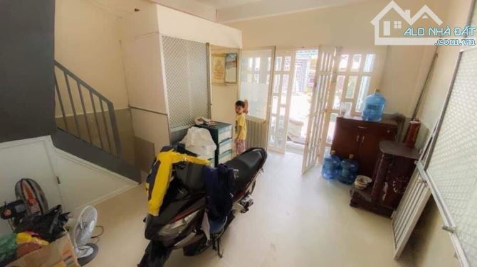 📣📣📣📣📣🏘Gần đường Tạ quang Bửu ,2 tầng ,30,5m2,quận 8 ,hẻm 3m ,nhỉnh 3,x tỷ