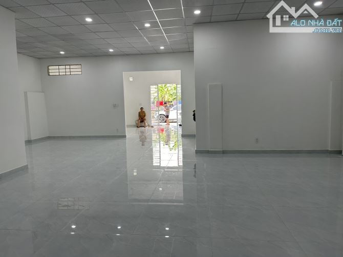 Cho Thuê Văn Phòng, Diện Tích: 10x20=200m2 Giá Thuê 22tr/tháng