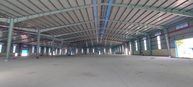 Cho thuê kho xưởng 8000m2 mặt tiền QL1A, Bến Lức, Long An.