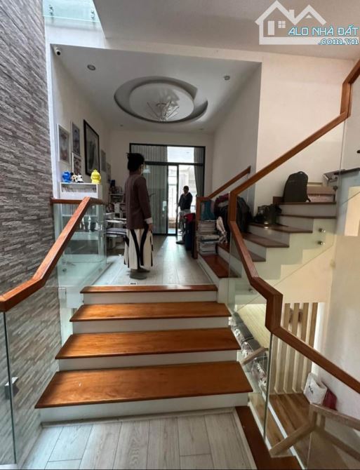 Bán gấp nhà 3 tầng đường Lý Nhân Tông, đường 7.5m - 1