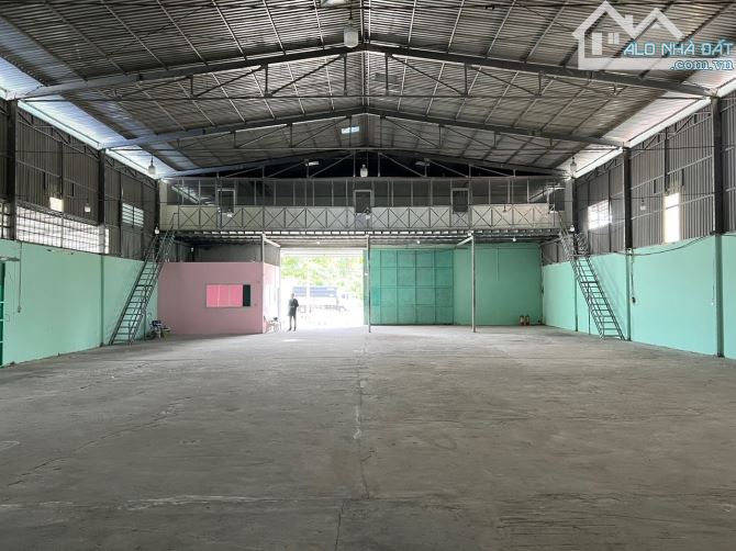 Cho Thuê Kho Mặt Tiền Quốc Lộ 1 -DTSD : 1100m2 - 1