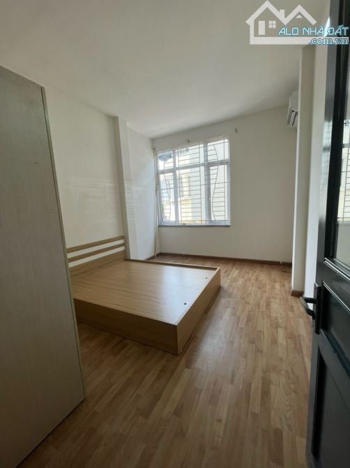 Hiếm, Trung Tâm Cầu Giấy, View Nhà Thi Đấu, 20M Ra Phố, Nhà Đẹp Lung LInh, 40m Nhỉnh 6 tỷ - 1