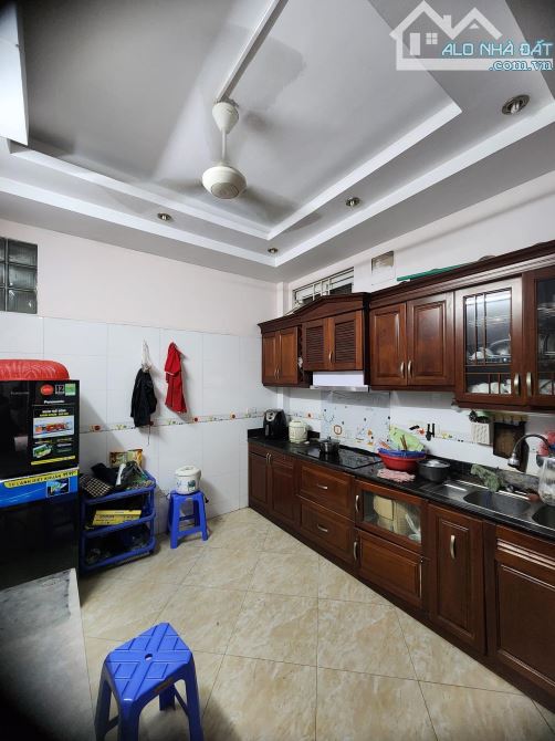 Tôn Thất Tùng ! Nhà Đẹp ở luôn , ngõ rộng thoáng cực gần Phố - 2