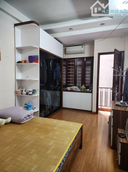 Tôn Thất Tùng ! Nhà Đẹp ở luôn , ngõ rộng thoáng cực gần Phố - 3