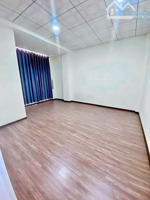 Np288 BÁN NHÀ MẶT TIỀN KINH DOANH CHỢ  📌Vị trí: Nguyễn Ái Quốc 1 nhịp 30m, mặt tiền chợ T - 4