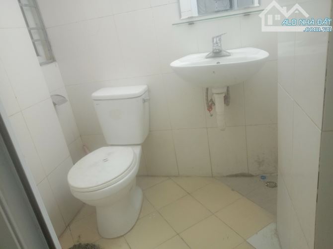 Cho thuê nhà nguyên căn 14m2 x 5 tầng ở Đặng Tiến Đông - Đống Đa giá 8 triệu/tháng - 4