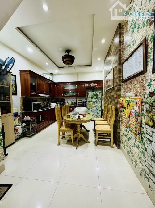 VÍP THANH XUÂN - Phố Lê Trọng Tấn, Thanh Xuân. DT: 60m. MT:5m. Giá: 17.5 tỷ. Ngõ oto - 4