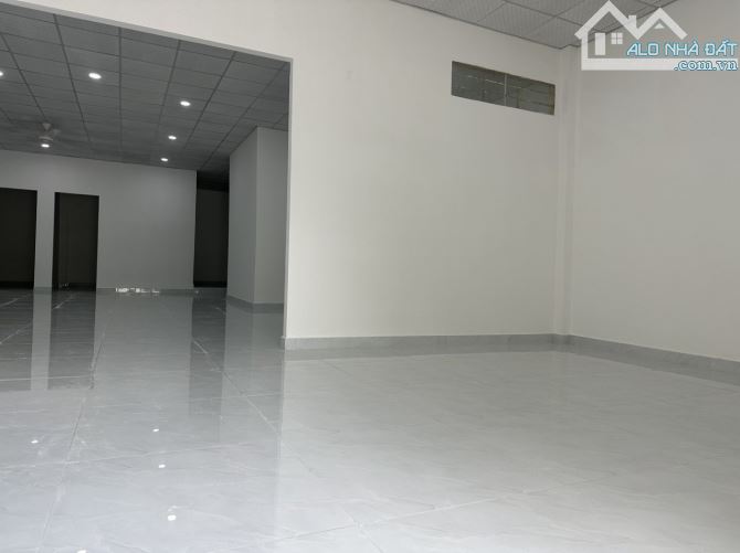 Cho Thuê Văn Phòng, Diện Tích: 10x20=200m2 Giá Thuê 22tr/tháng - 4