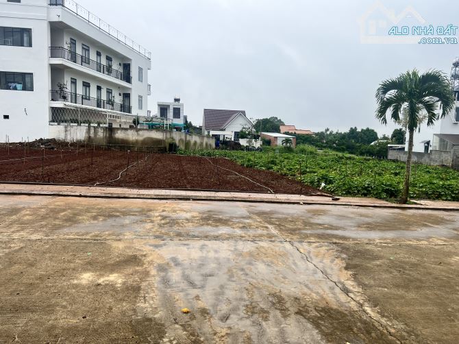 Bán đất ngay ngã ba Bồng Lai, đường bê tông 10m full tiện ích giá chỉ 1.3 tỷ