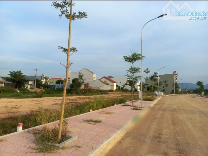 BÁN ĐẤT DT 175 M2 KV HÒA NGHI,NHƠN HÒA, TX AN NHƠN  BÌNH ĐỊNH