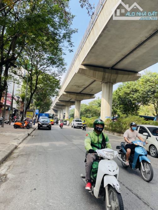 ĐẲNG CẤP 8 TẦNG THANG MÁY CUỐI - THÔNG SÀN - KINH DOANH - VĂN PHÒNG - VỊ TRÍ ĐẸP NHẤT PHỐ