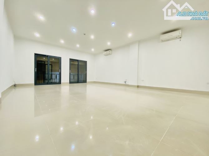 CHO THUÊ văn phòng cực đẹp 60m2, giá rẻ nhất tại phố Giảng Võ - Đống Đa