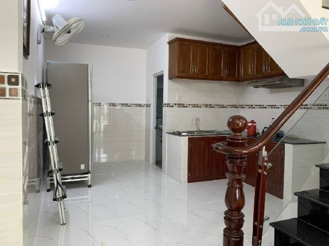 Bán nhà 40 m2 Lưu Hữu Phước ,Q8 , hẻm ba gác , nhỉnh 3 tỷ