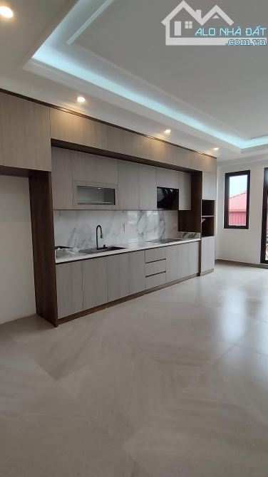 BÁN NHÀ PHÂN LÔ PHÙNG CHÍ KIÊN 50M2*4.5M*7T THANG MÁY, GARA OTO, VỈA HÈ Ở & KD, GIÁ 17 TỶ - 10