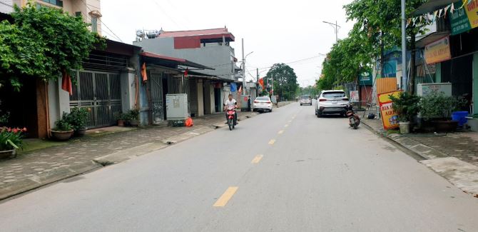 Ngay cạnh bìa làng Đình Trung, Xuân Nộn, Đông ANh giá chỉ nhỉnh 2 tỷ - 1