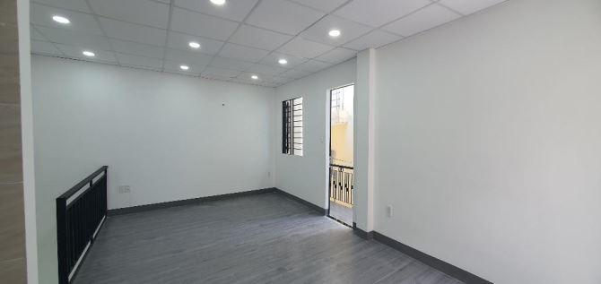 Nhà 3 tầng Nguyễn Trọng Tuyển, ngang 5m, hoàn công đủ chỉ hơn 3 tỷ - 1