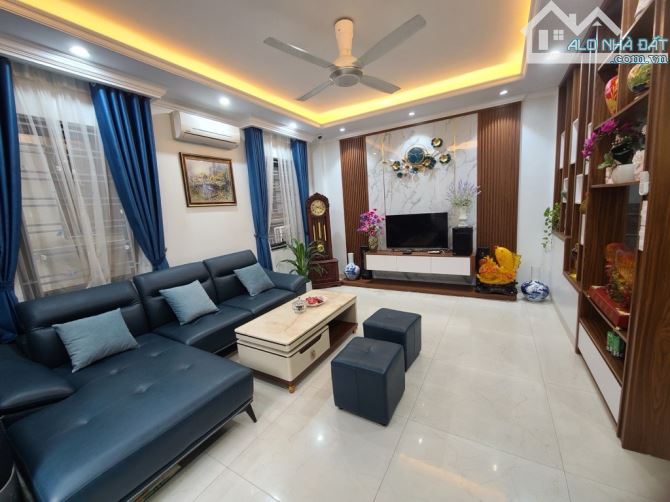 Khu vip - Nhà đẹp lô góc 36m2 x 6T, gara ô tô, phố Nguyễn Khang, Cầu Giấy - HN giá 9,5 tỷ - 1