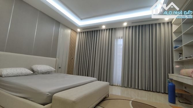 Bán nhà PL đường nhựa vỉ hè ô tô tránh Trần Quốc Hoàn Cầu Giấy DT 55 m2 5 tầng, giá 13 tỷ - 1