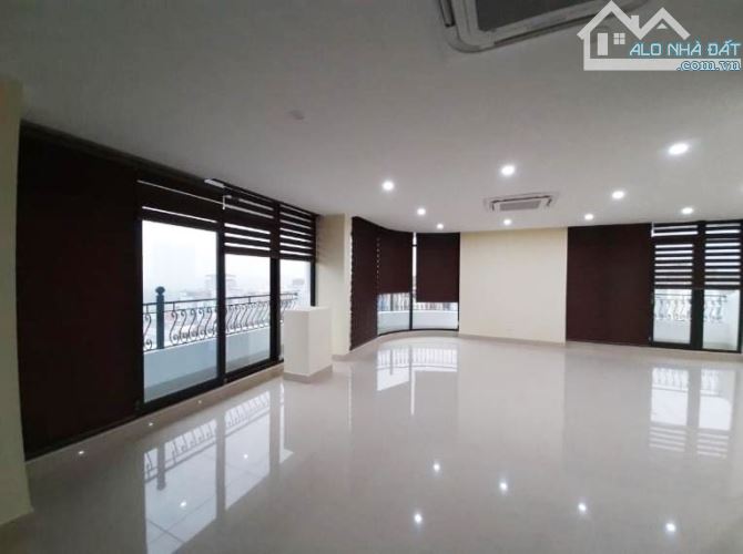 Tòa VP Nguyễn Xiển  , 120 m2 – 10 tầng thông sàn – MT 9m ,  Căn góc ,  58 tỷ - 2