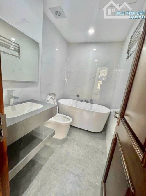 BÁN NHÀ LẠC TRUNG - KIM NGƯU - TRẦN KHÁT CHÂN. GARA 2 Ô TÔ. THANG MÁY. 84M², 7 TẦNG. MT 6M - 2