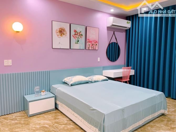 Bán nhà mặt phố Hoàng Minh Đạo, Quận Long Biên 40m2, 4T, 15 tỷ, xe đỗ thoải mái, view hồ - 2