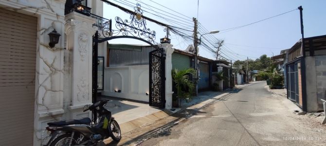 Nhà một trệt hai lầu hẻm Đường Nguyễn Bình, Phú Lợi cần bán gấp. - 3