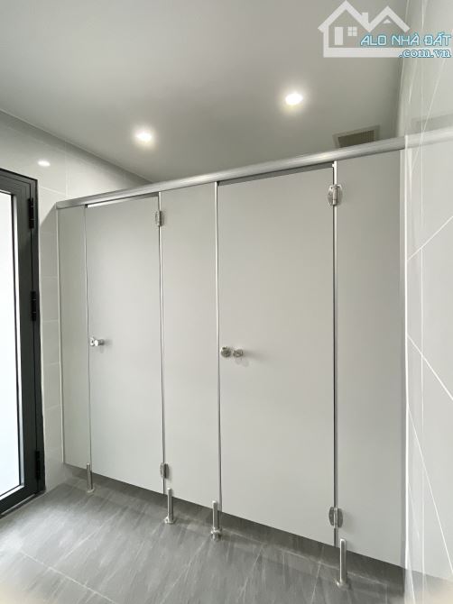 Cho Thuê Văn Phòng Đường Hải Thượng Lãng Ông P10 Quận 5 DT 250m2 giá 62 triệu /tháng - 3