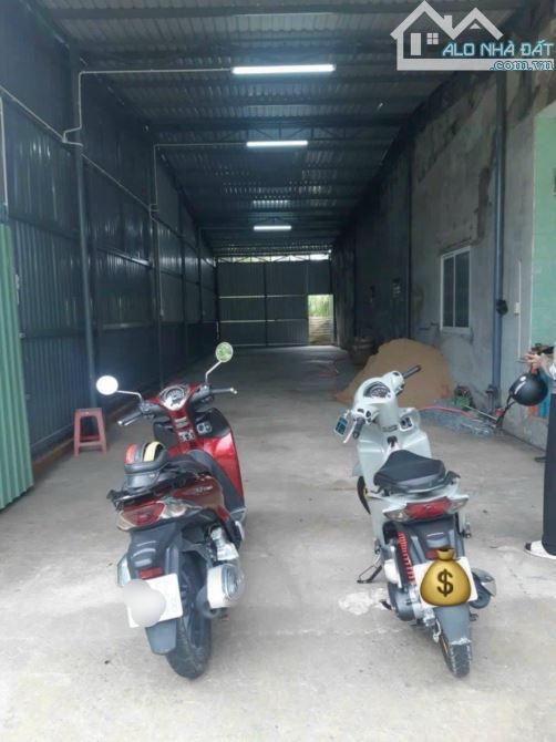 Cần bán gấp căn nhà xưởng đang cho thuê  đường Lê Thị Sắc, tân Phú Trung, Củ Chi ,460triệu - 3