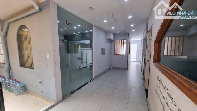 Cho Thuê Nhà Mặt Tiền 30 Bùi Thị Xuân, P2, Q. Tân Bình ( 18,3x22 ) SD 1100m2, Trệt 2 Lầu - 4