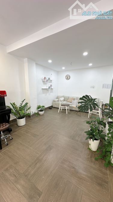 Bán rẻ nhà mặt tiền 6.6x15m gần cư Xá Bắc Hải Quận 10 - 4