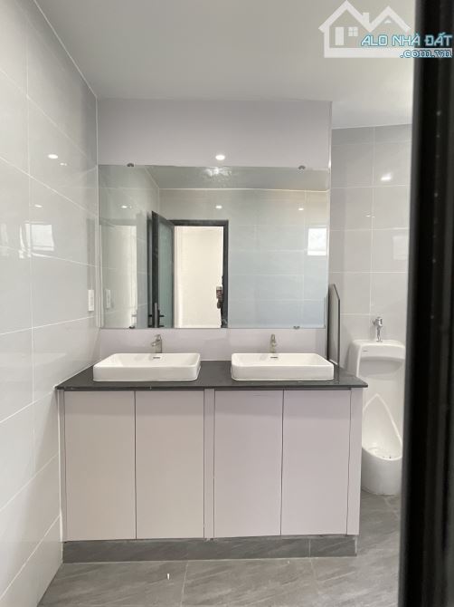 Cho Thuê Văn Phòng Đường Hải Thượng Lãng Ông P10 Quận 5 DT 250m2 giá 62 triệu /tháng - 5