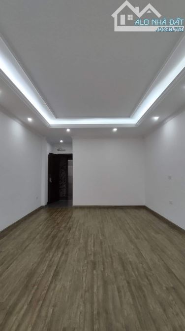 BÁN NHÀ PHÂN LÔ PHÙNG CHÍ KIÊN 50M2*4.5M*7T THANG MÁY, GARA OTO, VỈA HÈ Ở & KD, GIÁ 17 TỶ - 5