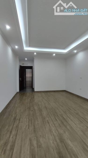 BÁN NHÀ PHÂN LÔ PHÙNG CHÍ KIÊN 50M2*4.5M*7T THANG MÁY, GARA OTO, VỈA HÈ Ở & KD, GIÁ 17 TỶ - 6