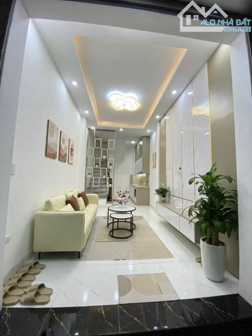 Bán nhà Đống Đa- 32m2-5 tầng- Gía: 3,4 tỷ