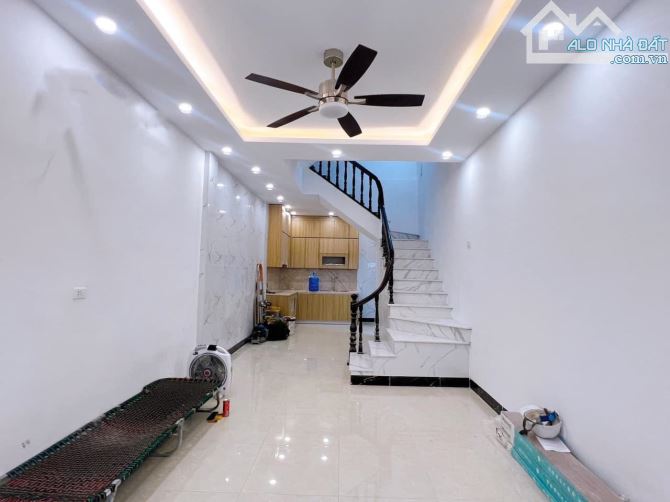 BÁN NHÀ PHÁO ĐÀI LÁNG ĐỐNG ĐA 40m2 4 TẦNG MẶT TIỀN 4.5m GIÁ 7 TỶ NGÕ THÔNG KINH DOANH