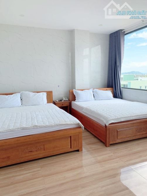 Bán khách Sạn Mặt Tiền Đống Đa P. Thị Nại Quy Nhơn , 112,4m2 , 6 Tầng , Giá 13 Tỷ