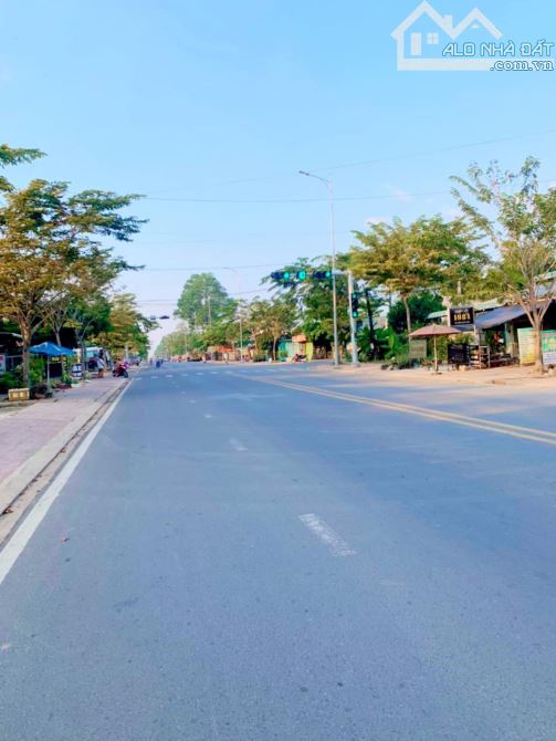 Cần bán đất 3000m2( 23x61) nở hậu mặt tiện tiền đường Phạm Hùng, Tây Ninh