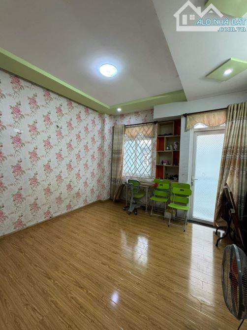 NHÀ Q.T N BÌNH - PHAN HUY ÍCH - HẺM NHỰA 8M THÔNG - 70M2 -4 TẦNG, 6PN, HOÀN CÔNG ĐỦ - 10