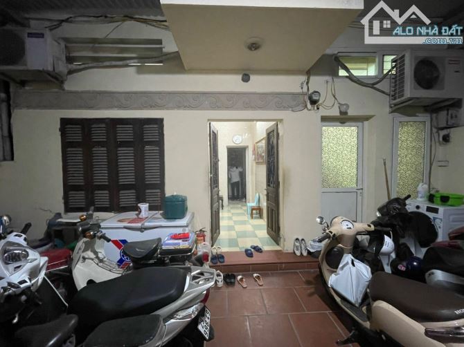 bán nhà 3 tầng phố Vũ Ngọc Phan 90 m2 mặt tiền 7 m giá 24 tỷ - 2