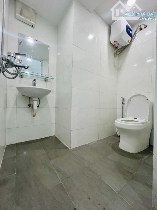 Bán nhà tập thể tại Thái Thịnh 55m 2ngủ 2wc , sổ đỏ , chỉ 2,25tỷ. - 3