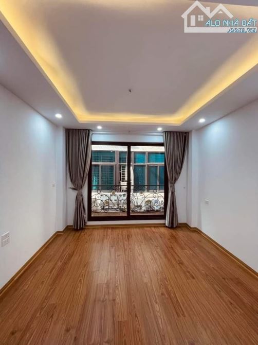 Bán nhà 6 tầng P. Đức Giang, nhà vuông đẹp mê ly, 27m², 4 tỷ - 5