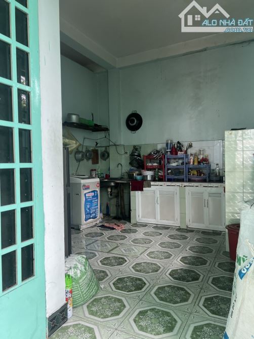 Nhà 2 mặt tiền ngay chợ Linh Xuân, 3pn 4wc, sẵn máy lạnh, máy giặt - 5