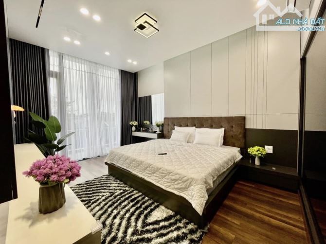 SIÊU PHẨM: Căn nhà ngày cầu Vỹ Dạ, 333m2 nhà 4 tầng, 4 ngủ, lô góc 4 thoáng, ô tô tránh KD - 5