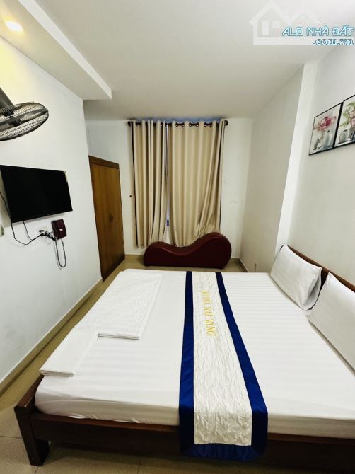 Bán khách sạn 20 Phòng. 7m x 18m Mặt tiền đường gần Hoàng Diệu 2, P. Linh Trung - 7