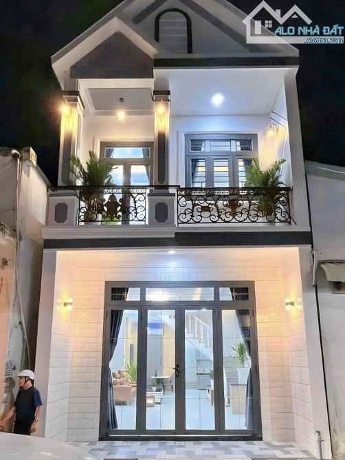 Bán gấp nhà đẹp gần trung tâm Huỳnh Văn Bánh, Phú Nhuận. 58,7m2 giá chỉ 2,6tỷ, sẵn HĐ thuê