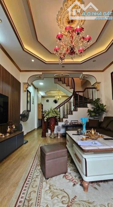 Bán nhà Xuân Đỉnh, gần Công Viên Hoà Bình, mặt ngõ ô tô, 10m ra Phố 40m2 giá 6.5 tỷ