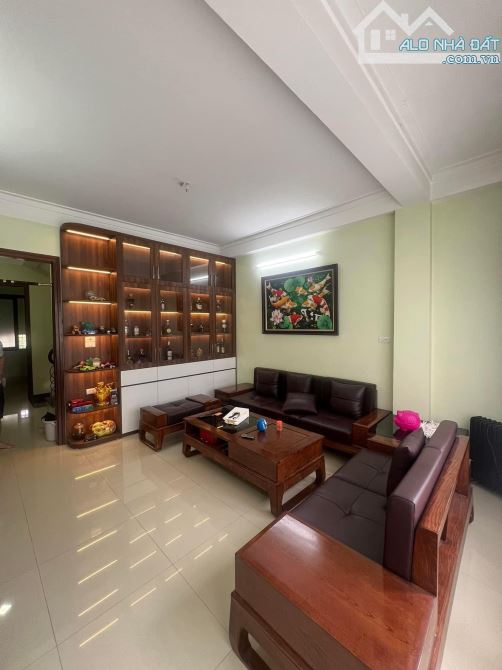 Bán nhà phân lô ngõ 233 Chiến Thắng HĐ Gara, KD DT 40m2x 5 tầng MT 4m2 giá 12.5 tỷ