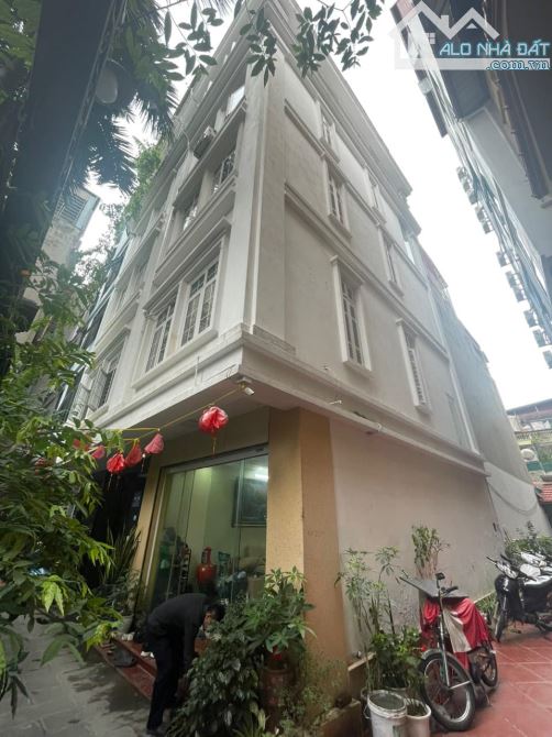 Phố vip Trần Quang Diệu - Đống Đa lô góc 2 thoáng 5 tầng thang máy ngay vườn hoa - 9.5 tỷ