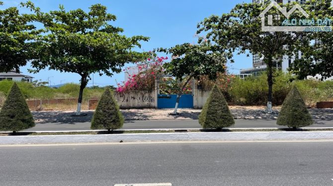 Bán đất biệt thự lô 201 đường Phạm Văn Đồng, phường Vĩnh Hoà, Nha Trang  265,4m2  65trđ/m2 - 1